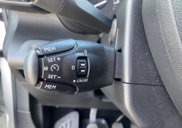 Toyota Proace City Verso cena 101000 przebieg: 30660, rok produkcji 2020 z Kalisz małe 596